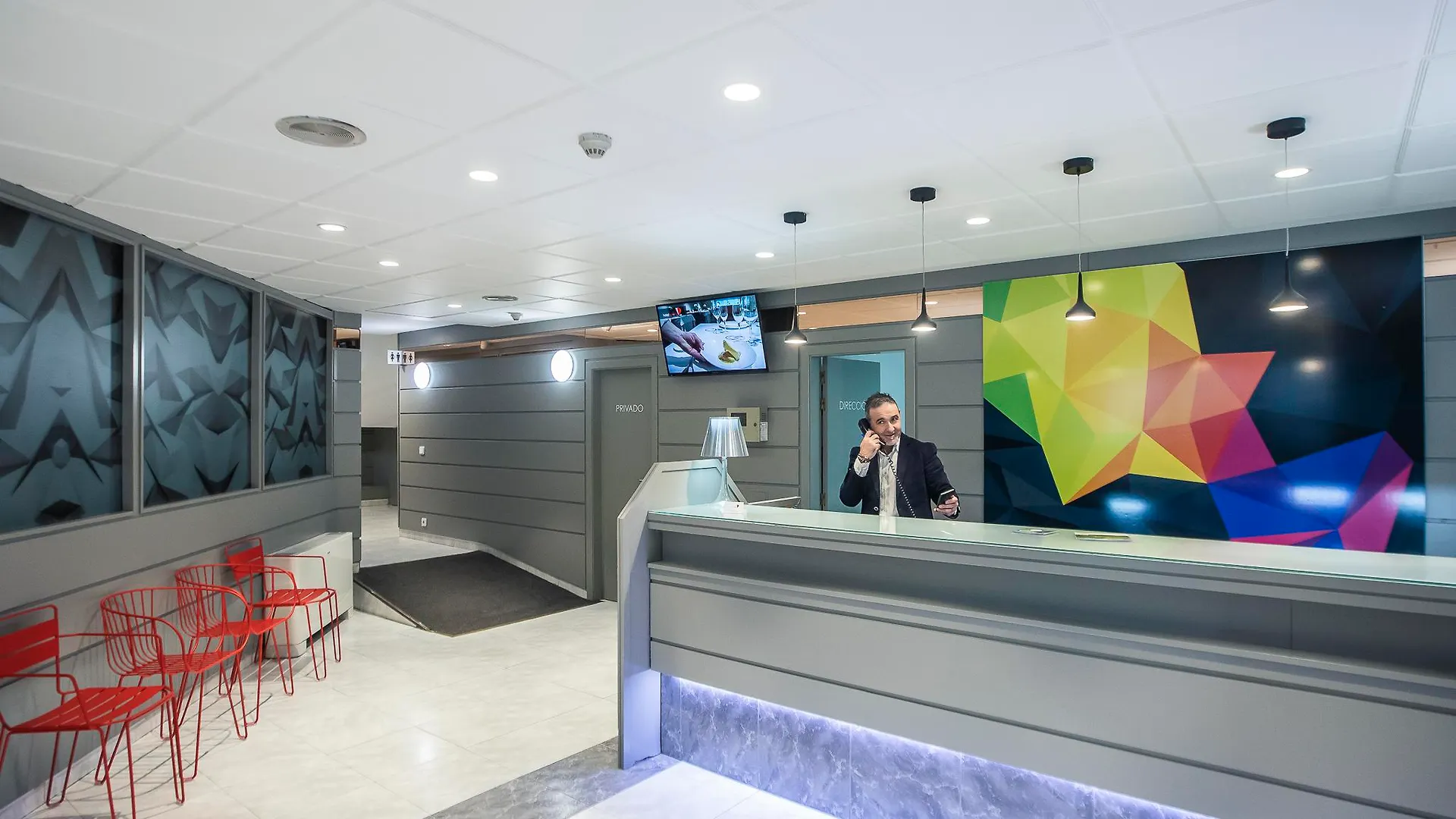 Hotel Burlada 2*,